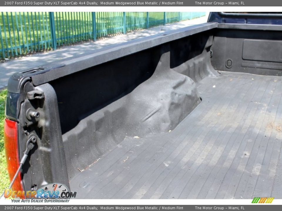 2007 Ford F350 Super Duty XLT SuperCab 4x4 Dually Medium Wedgewood Blue Metallic / Medium Flint Photo #29