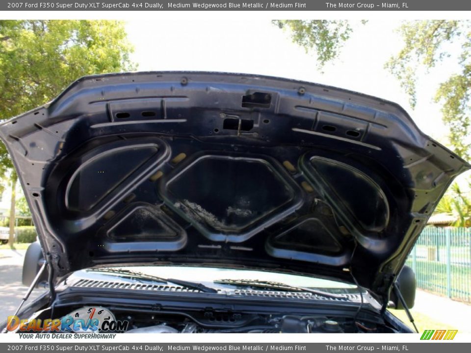 2007 Ford F350 Super Duty XLT SuperCab 4x4 Dually Medium Wedgewood Blue Metallic / Medium Flint Photo #31