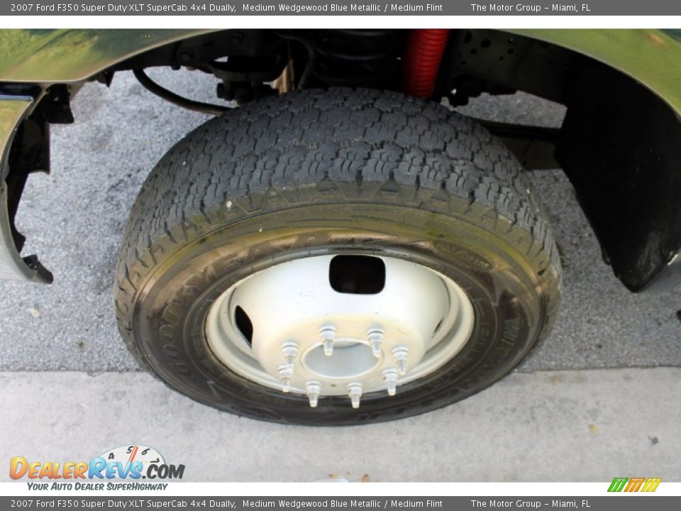 2007 Ford F350 Super Duty XLT SuperCab 4x4 Dually Medium Wedgewood Blue Metallic / Medium Flint Photo #35