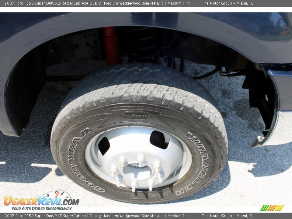 2007 Ford F350 Super Duty XLT SuperCab 4x4 Dually Medium Wedgewood Blue Metallic / Medium Flint Photo #36