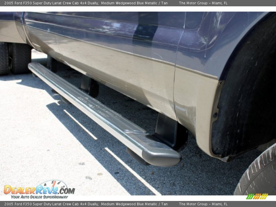 2005 Ford F350 Super Duty Lariat Crew Cab 4x4 Dually Medium Wedgewood Blue Metallic / Tan Photo #28