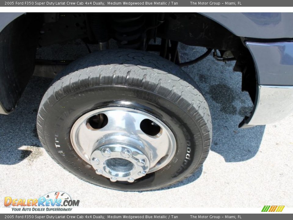 2005 Ford F350 Super Duty Lariat Crew Cab 4x4 Dually Medium Wedgewood Blue Metallic / Tan Photo #30