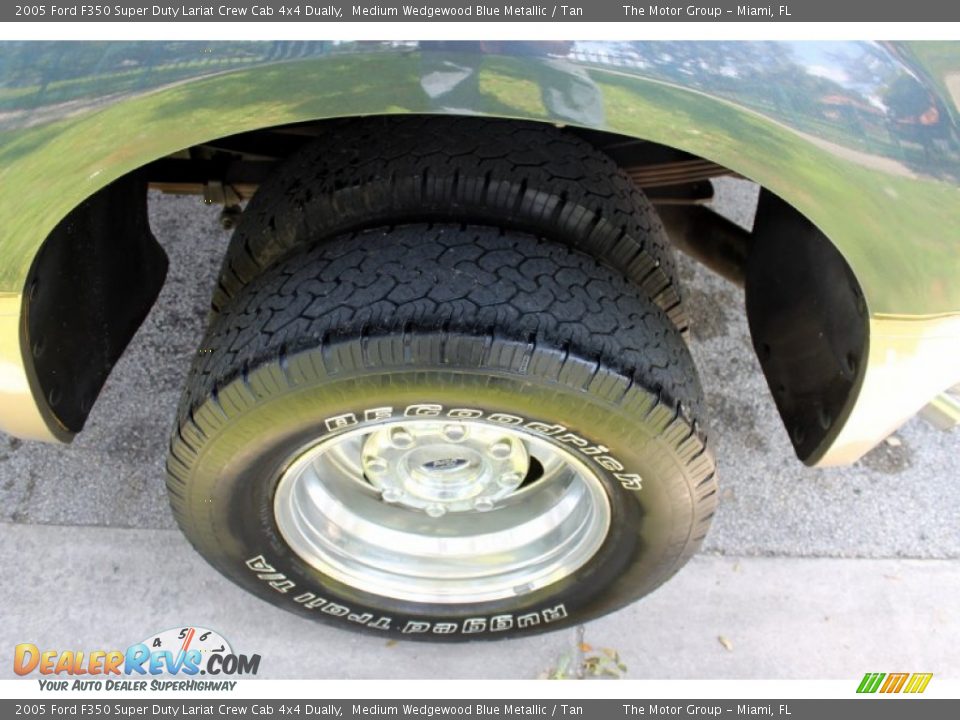 2005 Ford F350 Super Duty Lariat Crew Cab 4x4 Dually Medium Wedgewood Blue Metallic / Tan Photo #31