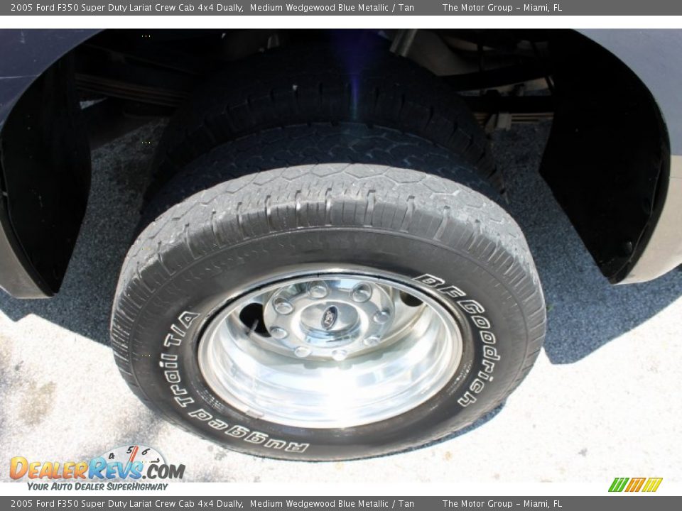 2005 Ford F350 Super Duty Lariat Crew Cab 4x4 Dually Medium Wedgewood Blue Metallic / Tan Photo #32