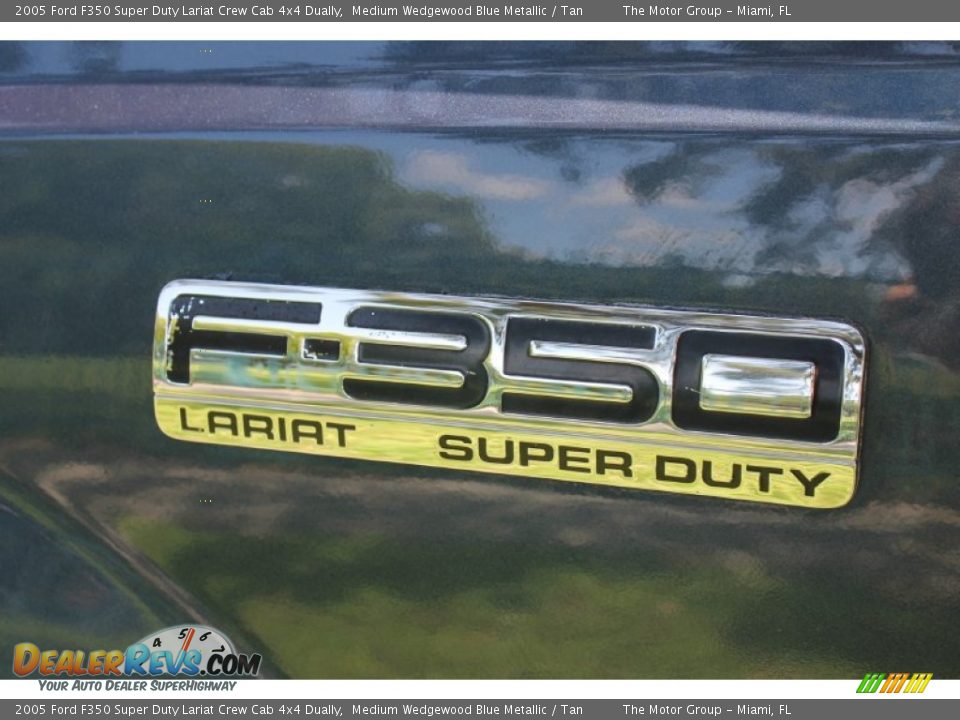 2005 Ford F350 Super Duty Lariat Crew Cab 4x4 Dually Medium Wedgewood Blue Metallic / Tan Photo #33