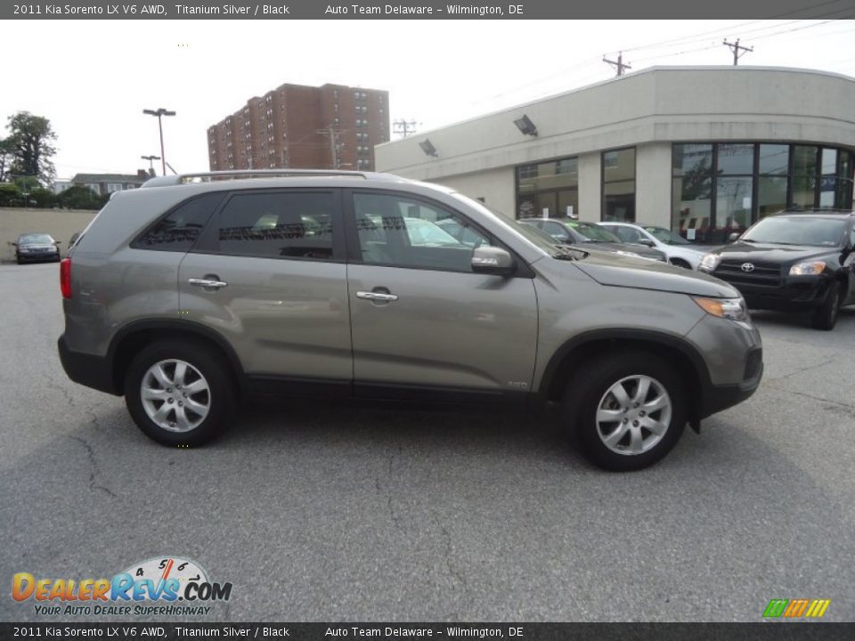 2011 Kia Sorento LX V6 AWD Titanium Silver / Black Photo #5
