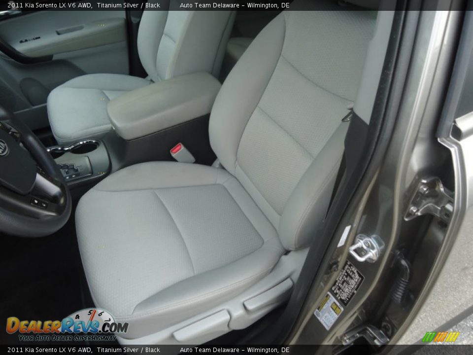 2011 Kia Sorento LX V6 AWD Titanium Silver / Black Photo #14