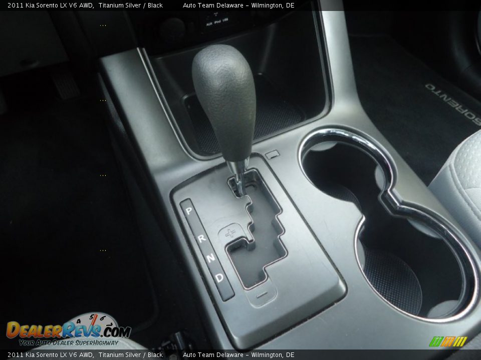 2011 Kia Sorento LX V6 AWD Titanium Silver / Black Photo #16