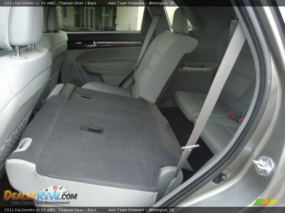 2011 Kia Sorento LX V6 AWD Titanium Silver / Black Photo #19