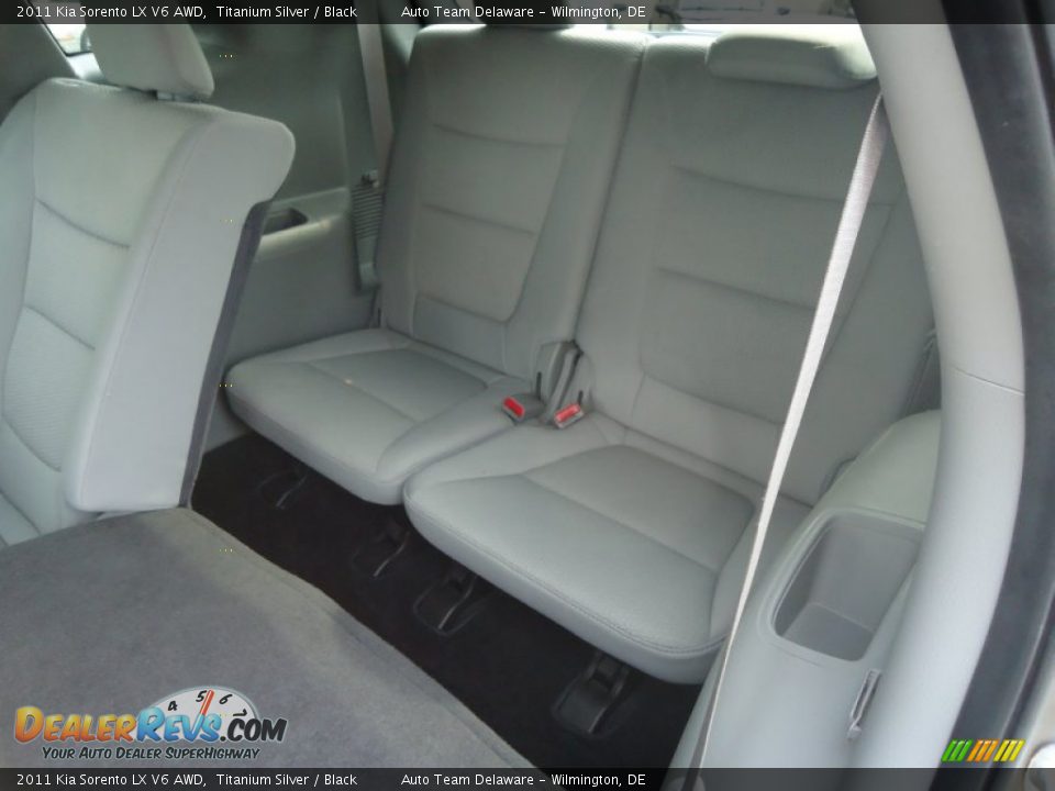 2011 Kia Sorento LX V6 AWD Titanium Silver / Black Photo #20