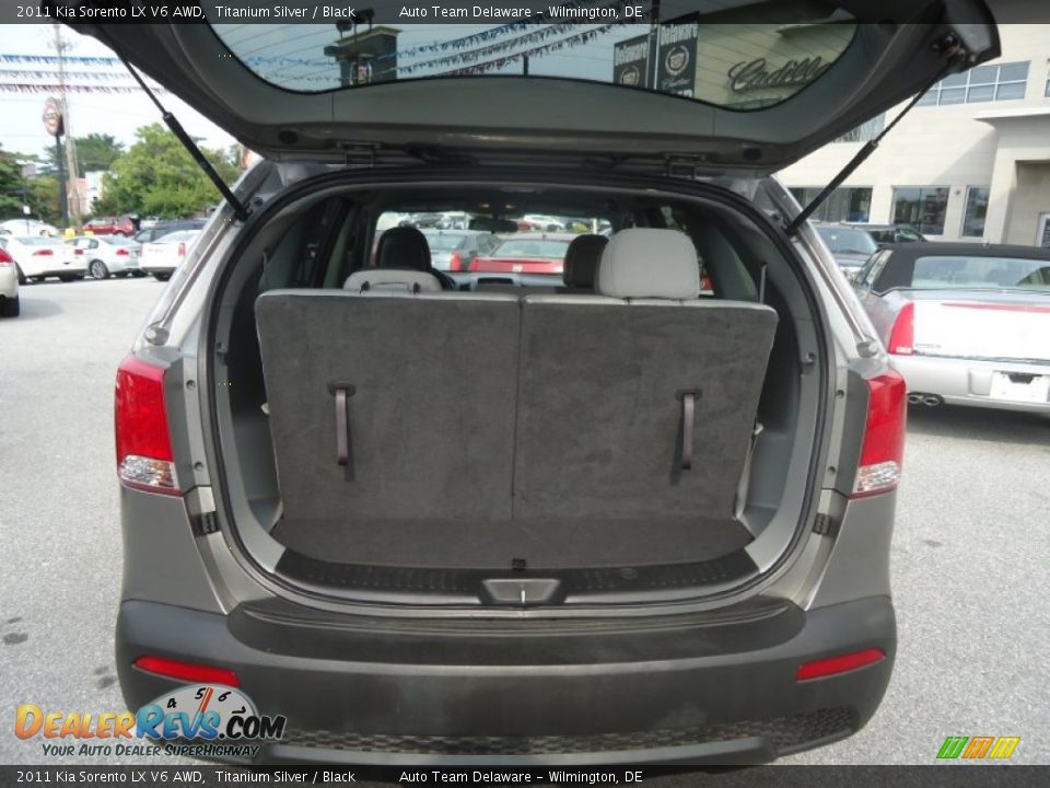 2011 Kia Sorento LX V6 AWD Titanium Silver / Black Photo #24