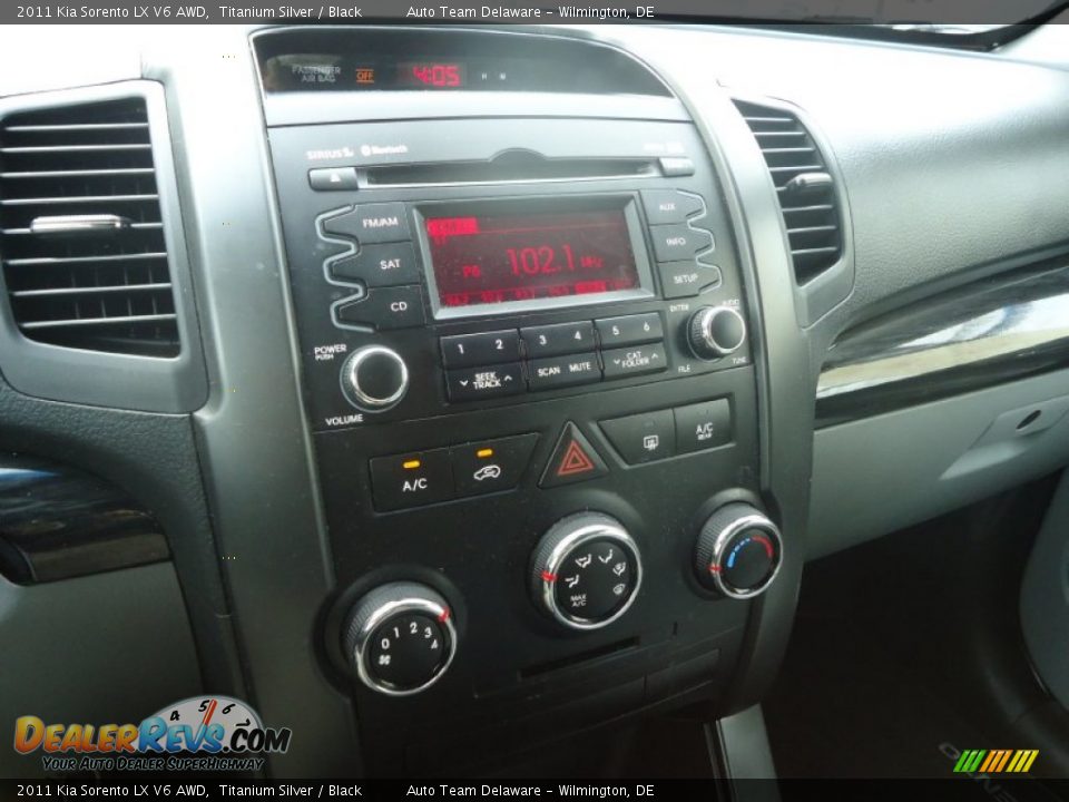 2011 Kia Sorento LX V6 AWD Titanium Silver / Black Photo #31