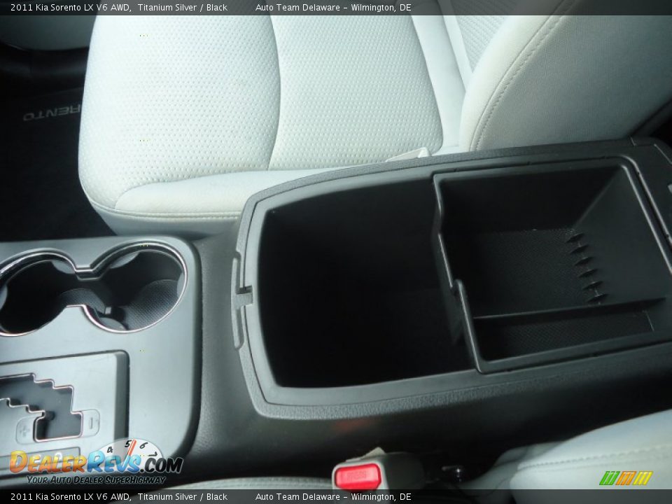 2011 Kia Sorento LX V6 AWD Titanium Silver / Black Photo #33