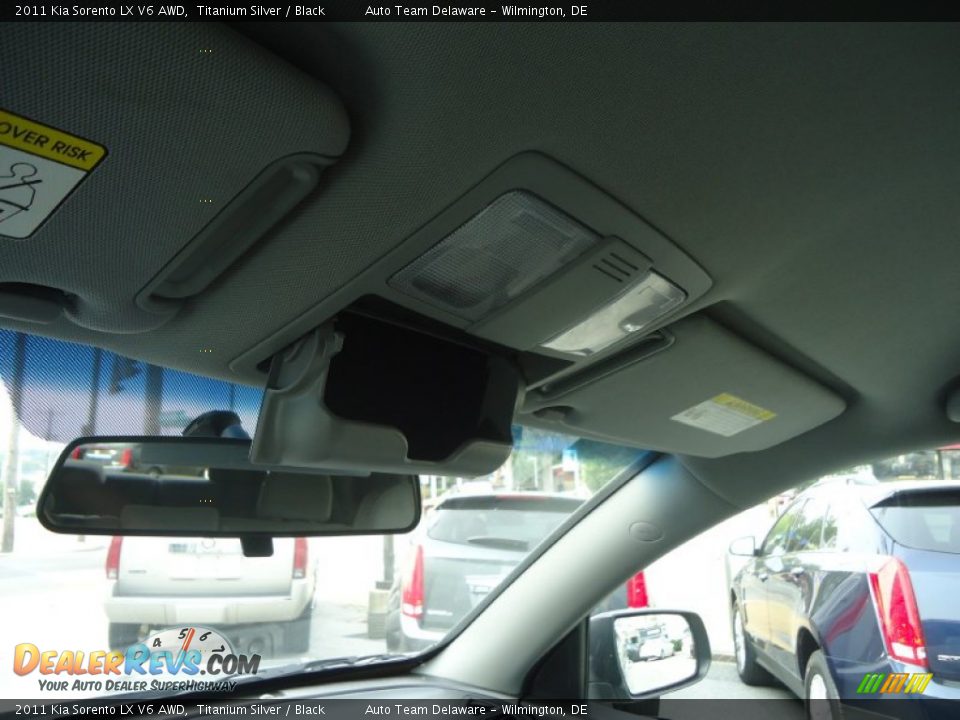 2011 Kia Sorento LX V6 AWD Titanium Silver / Black Photo #35