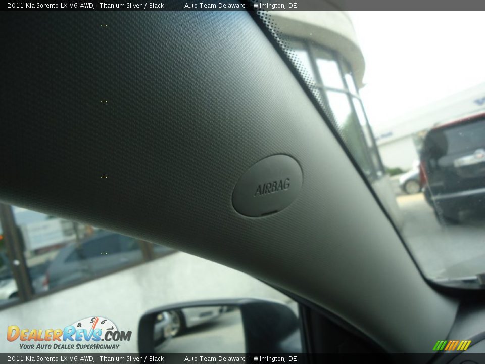 2011 Kia Sorento LX V6 AWD Titanium Silver / Black Photo #36