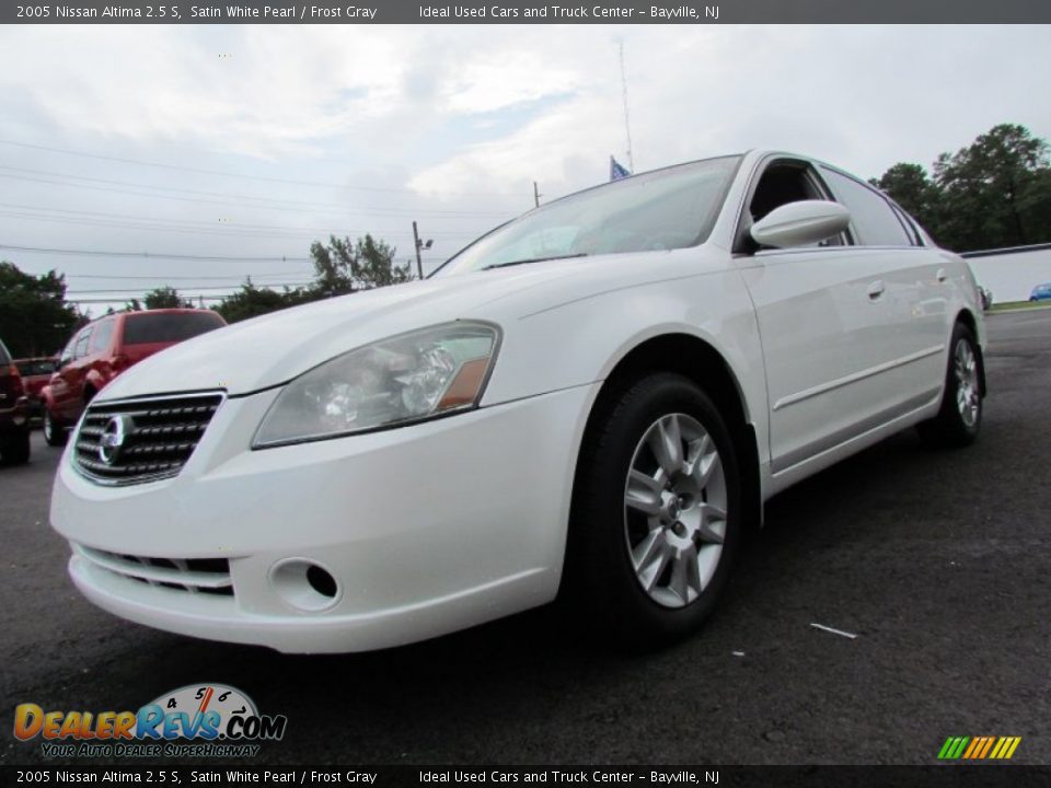 2005 Nissan Altima 2.5 S Satin White Pearl / Frost Gray Photo #1