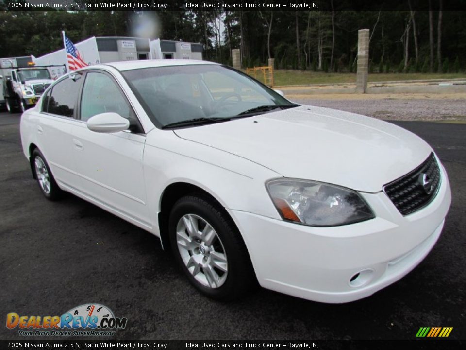 2005 Nissan Altima 2.5 S Satin White Pearl / Frost Gray Photo #3