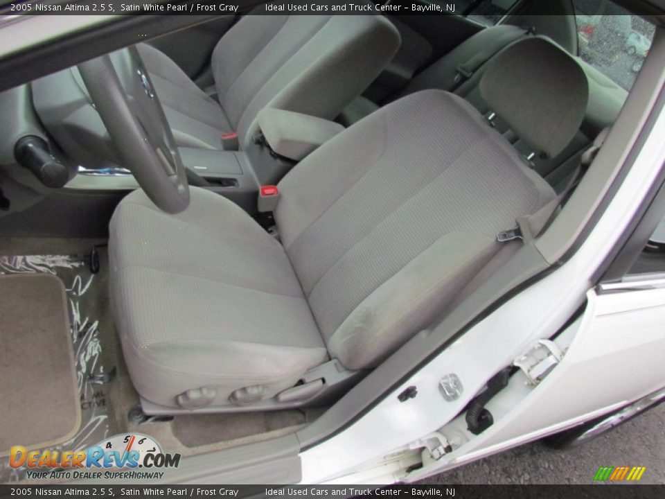 2005 Nissan Altima 2.5 S Satin White Pearl / Frost Gray Photo #16