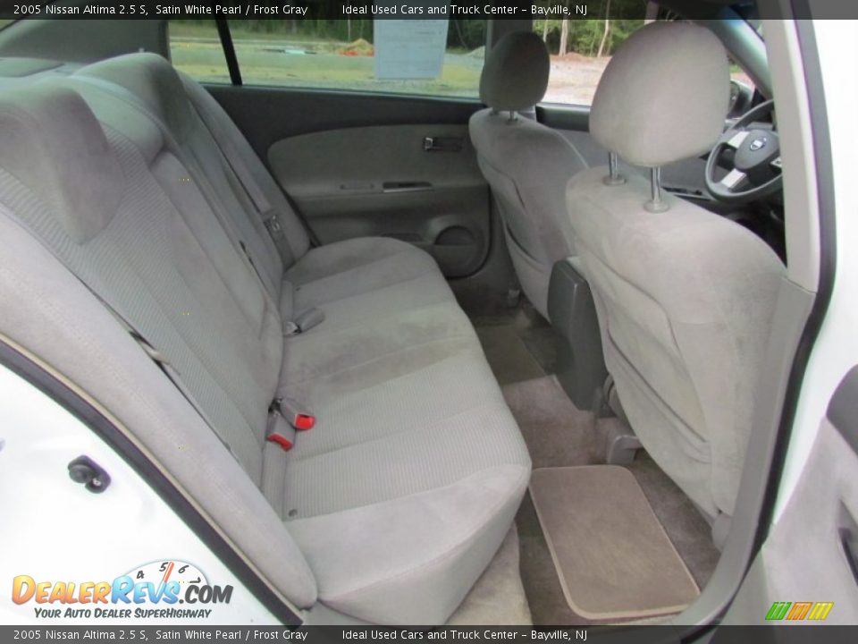 2005 Nissan Altima 2.5 S Satin White Pearl / Frost Gray Photo #26