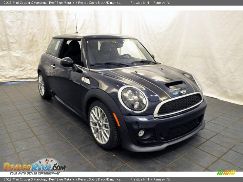 Front 3/4 View of 2013 Mini Cooper S Hardtop Photo #22