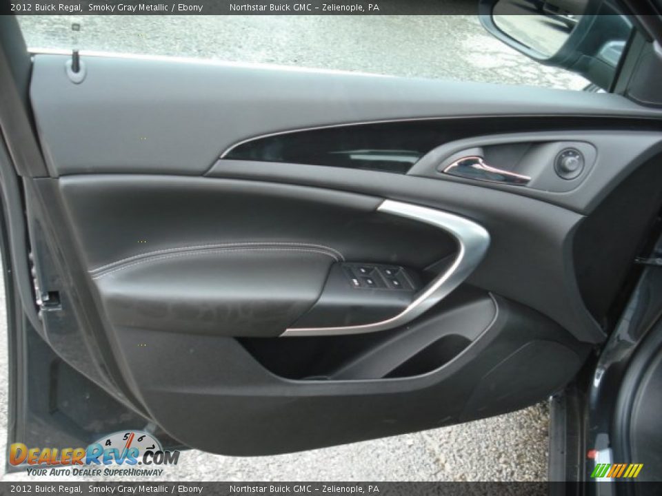 Door Panel of 2012 Buick Regal  Photo #12