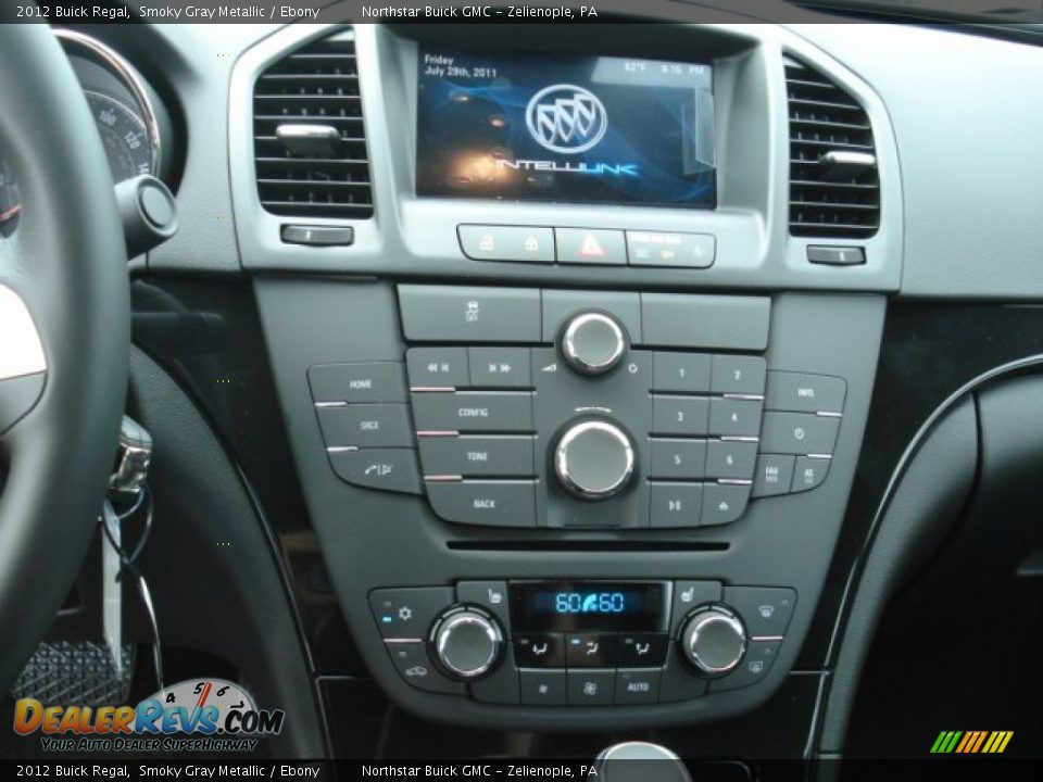 Controls of 2012 Buick Regal  Photo #16