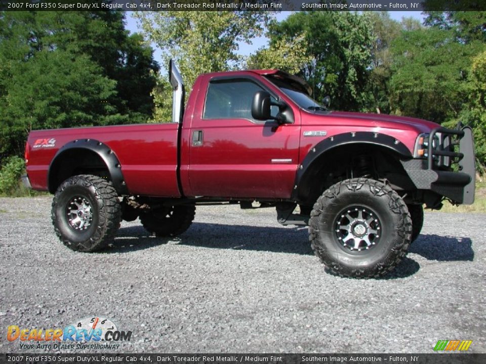 2007 Ford F350 Super Duty XL Regular Cab 4x4 Dark Toreador Red Metallic / Medium Flint Photo #19