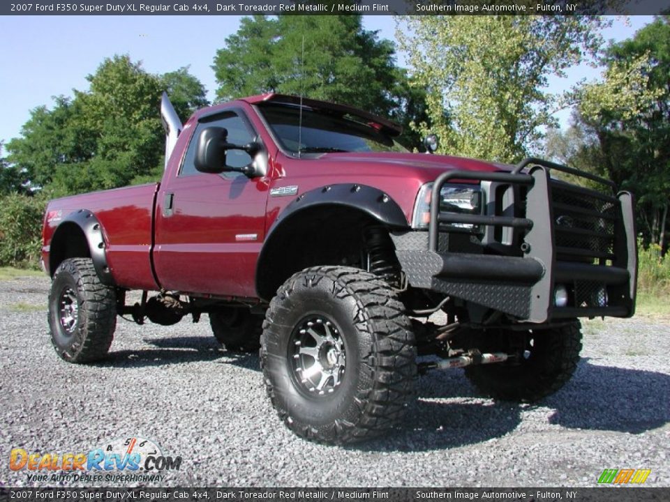 2007 Ford F350 Super Duty XL Regular Cab 4x4 Dark Toreador Red Metallic / Medium Flint Photo #21