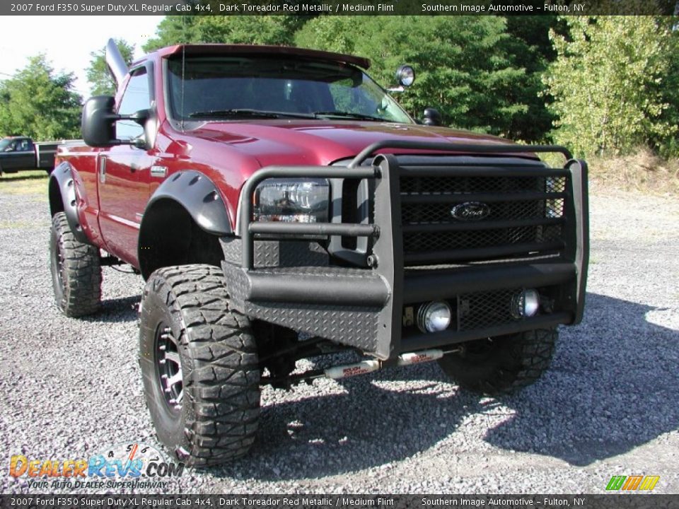 2007 Ford F350 Super Duty XL Regular Cab 4x4 Dark Toreador Red Metallic / Medium Flint Photo #22