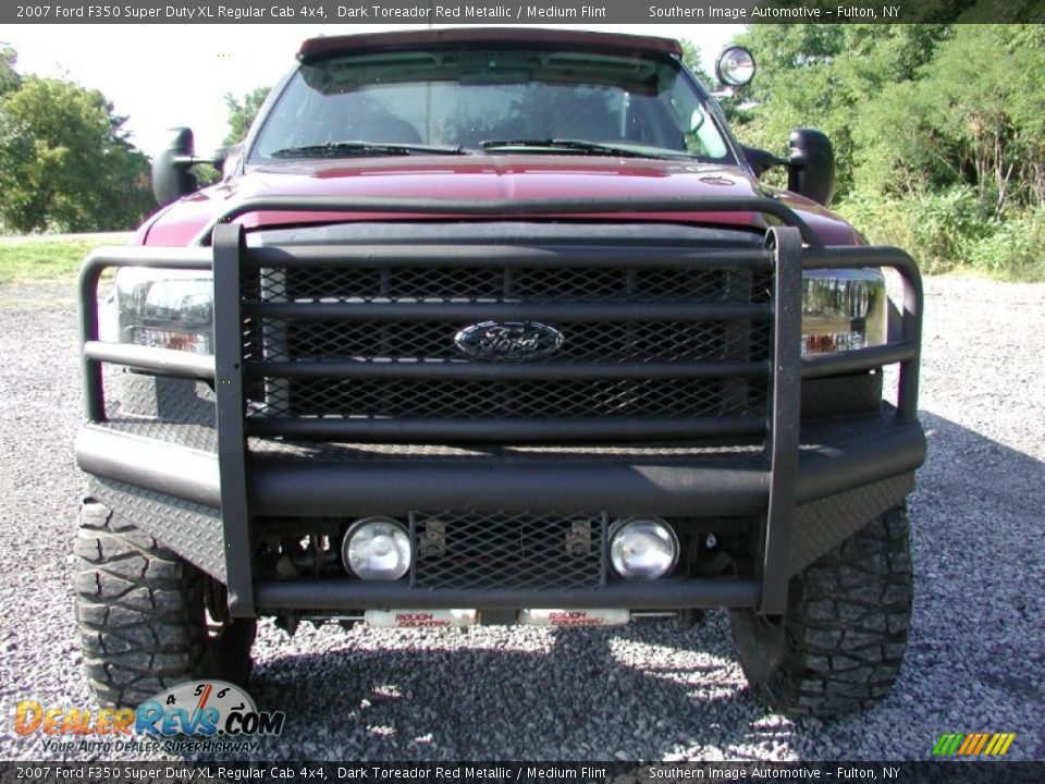 2007 Ford F350 Super Duty XL Regular Cab 4x4 Dark Toreador Red Metallic / Medium Flint Photo #23