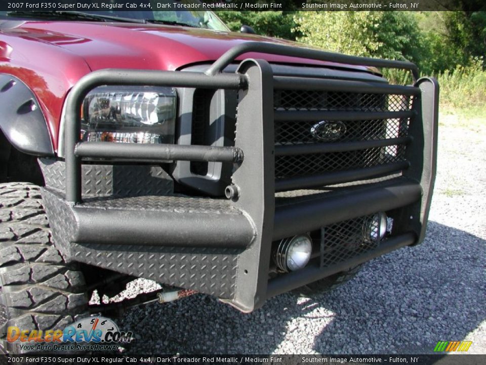 2007 Ford F350 Super Duty XL Regular Cab 4x4 Dark Toreador Red Metallic / Medium Flint Photo #24