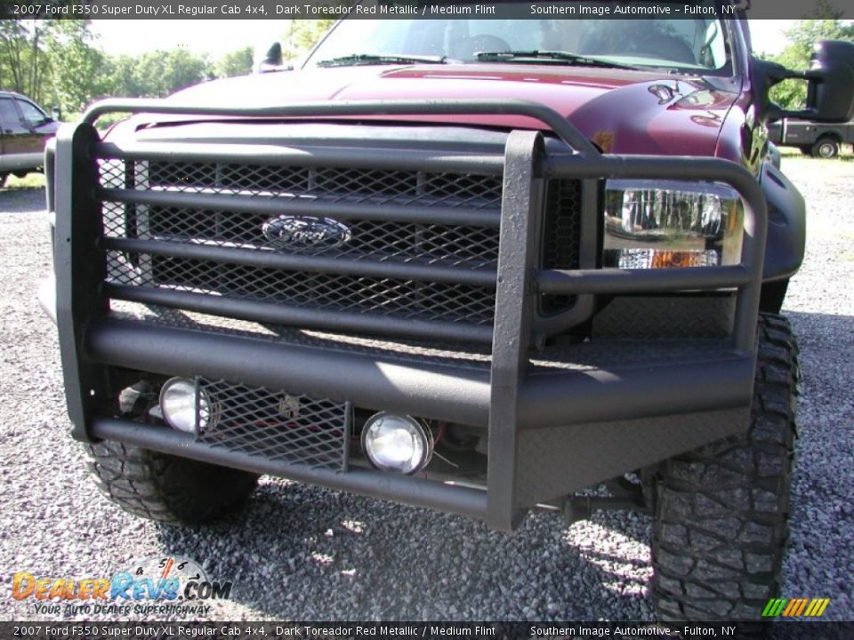 2007 Ford F350 Super Duty XL Regular Cab 4x4 Dark Toreador Red Metallic / Medium Flint Photo #25