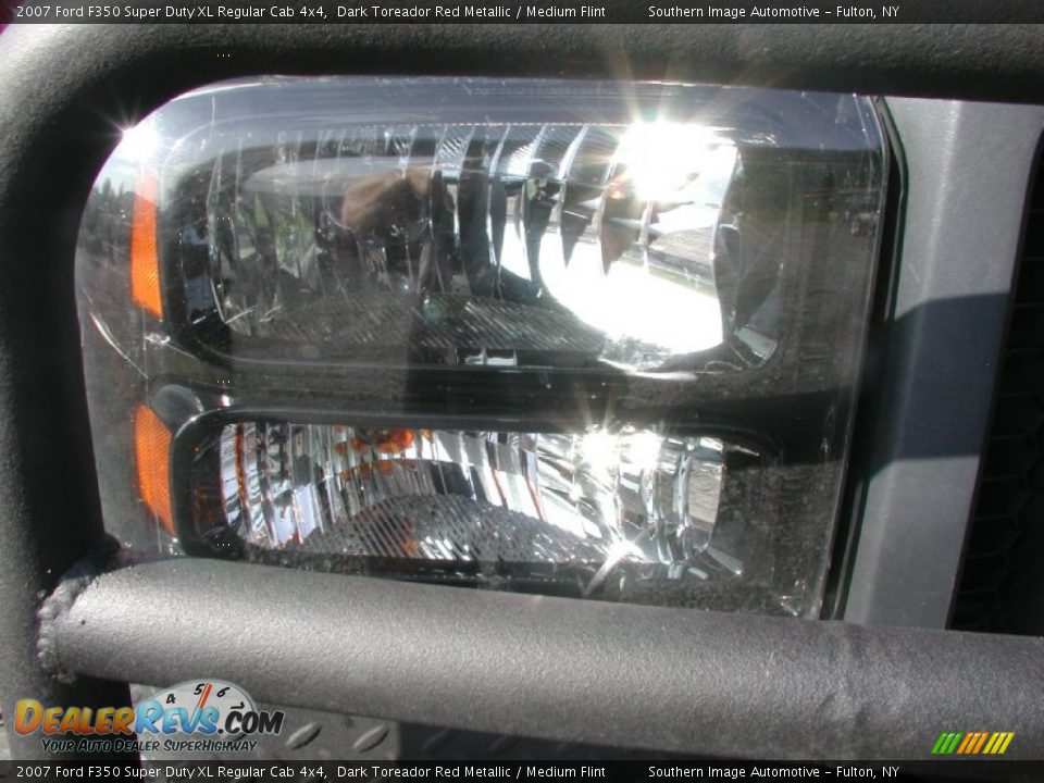 2007 Ford F350 Super Duty XL Regular Cab 4x4 Dark Toreador Red Metallic / Medium Flint Photo #26