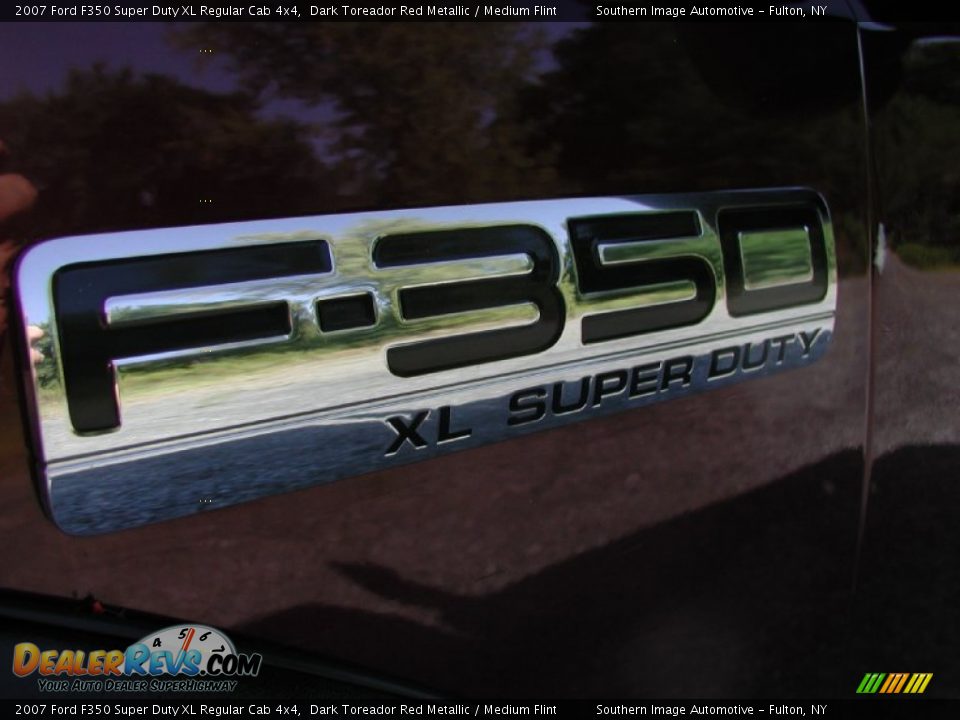 2007 Ford F350 Super Duty XL Regular Cab 4x4 Dark Toreador Red Metallic / Medium Flint Photo #28