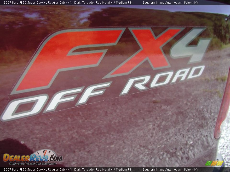 2007 Ford F350 Super Duty XL Regular Cab 4x4 Dark Toreador Red Metallic / Medium Flint Photo #36