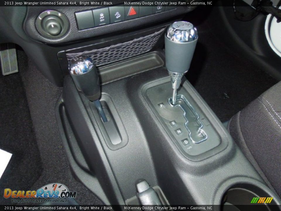 2013 Jeep Wrangler Unlimited Sahara 4x4 Shifter Photo #11