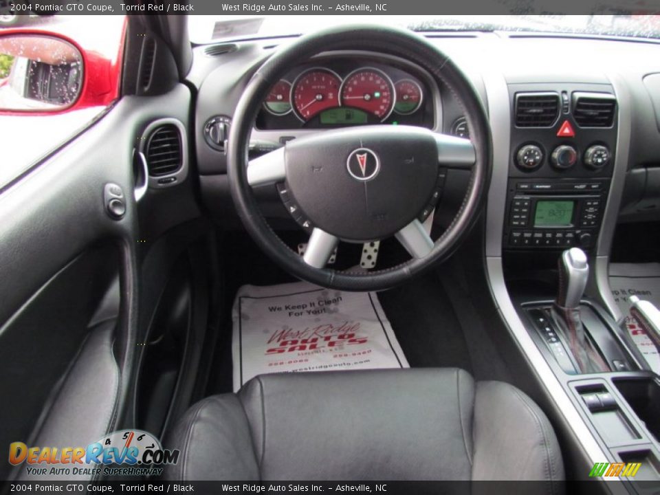Dashboard of 2004 Pontiac GTO Coupe Photo #17