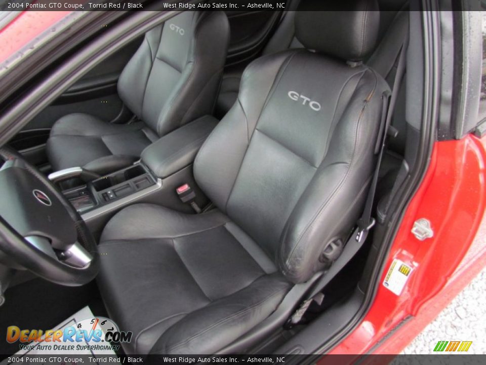 Front Seat of 2004 Pontiac GTO Coupe Photo #18