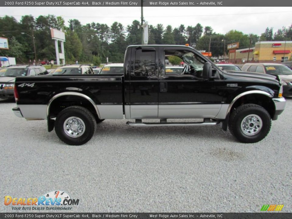 2003 Ford F250 Super Duty XLT SuperCab 4x4 Black / Medium Flint Grey Photo #3