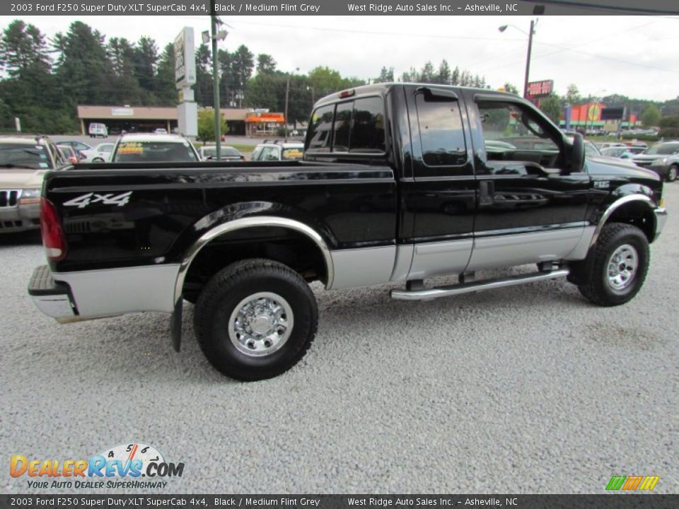 2003 Ford F250 Super Duty XLT SuperCab 4x4 Black / Medium Flint Grey Photo #4