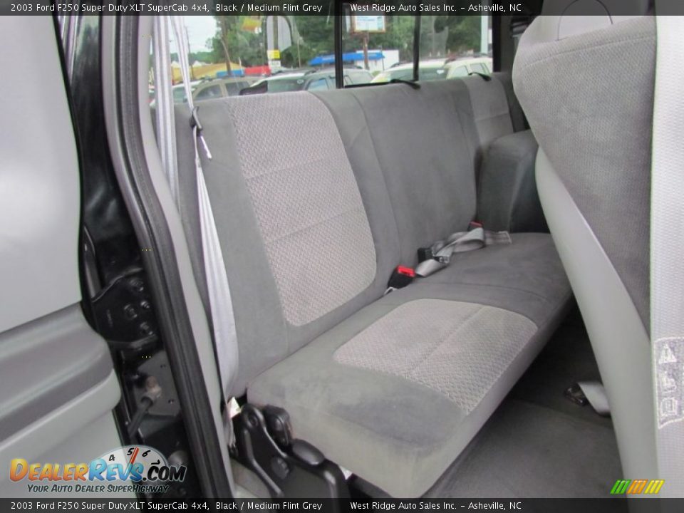 2003 Ford F250 Super Duty XLT SuperCab 4x4 Black / Medium Flint Grey Photo #16