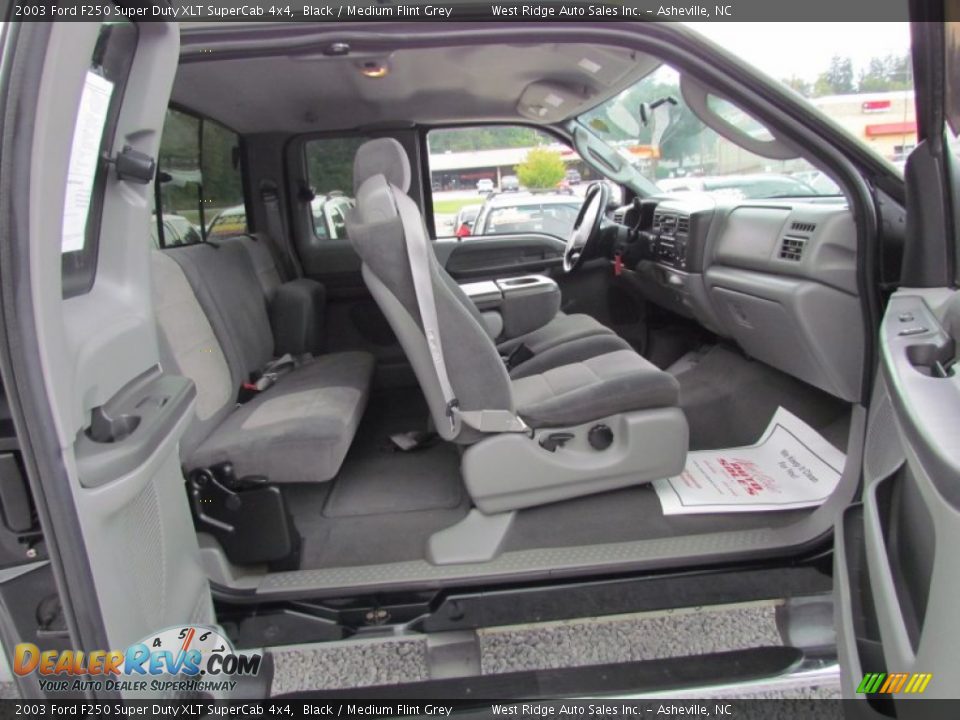 2003 Ford F250 Super Duty XLT SuperCab 4x4 Black / Medium Flint Grey Photo #17