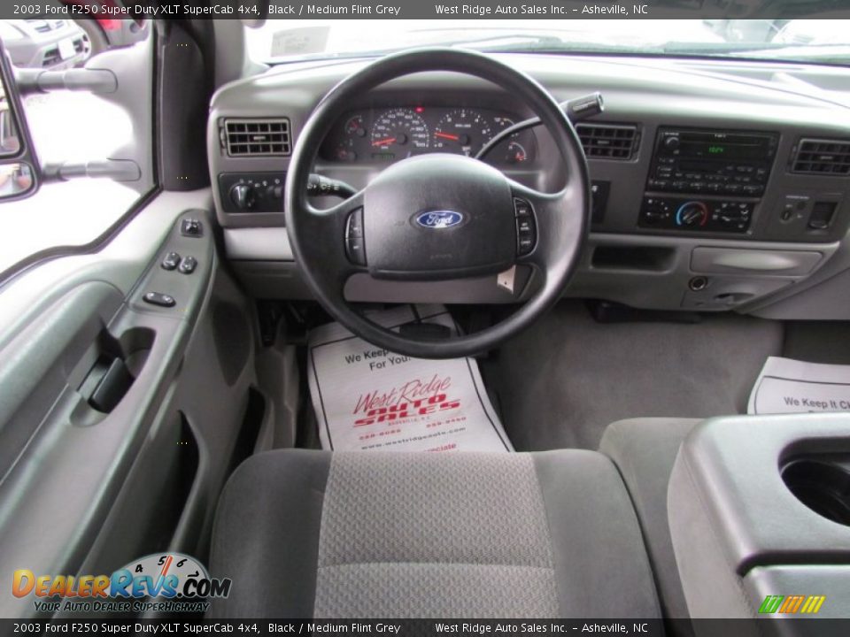 2003 Ford F250 Super Duty XLT SuperCab 4x4 Black / Medium Flint Grey Photo #19
