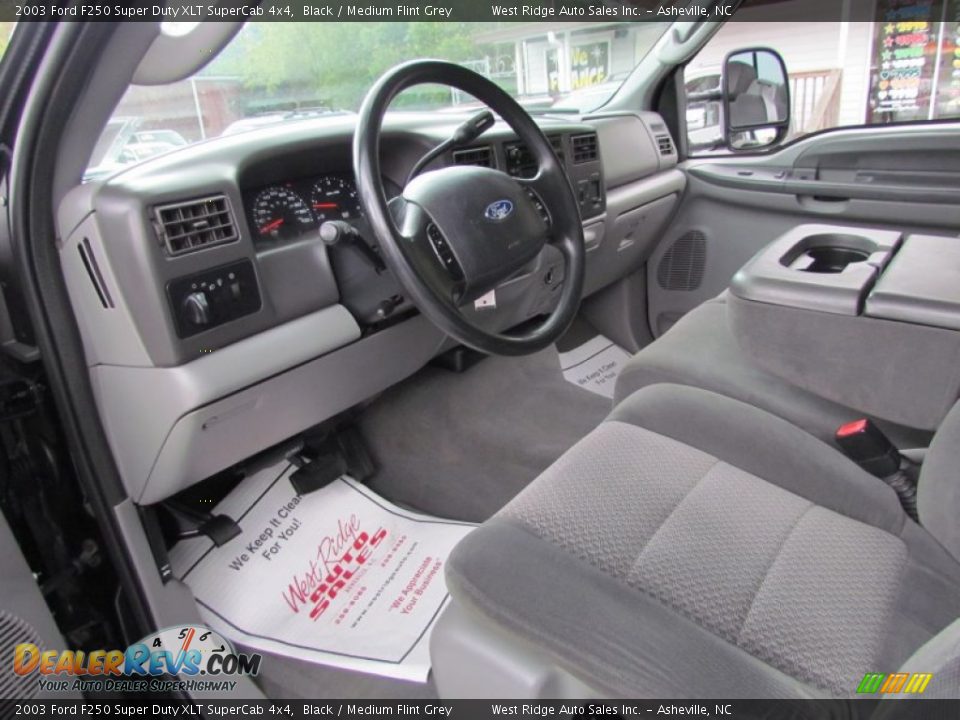 2003 Ford F250 Super Duty XLT SuperCab 4x4 Black / Medium Flint Grey Photo #23