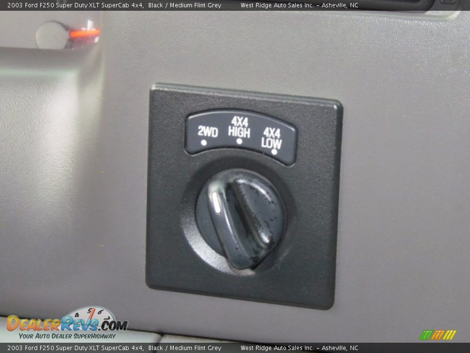 2003 Ford F250 Super Duty XLT SuperCab 4x4 Black / Medium Flint Grey Photo #26