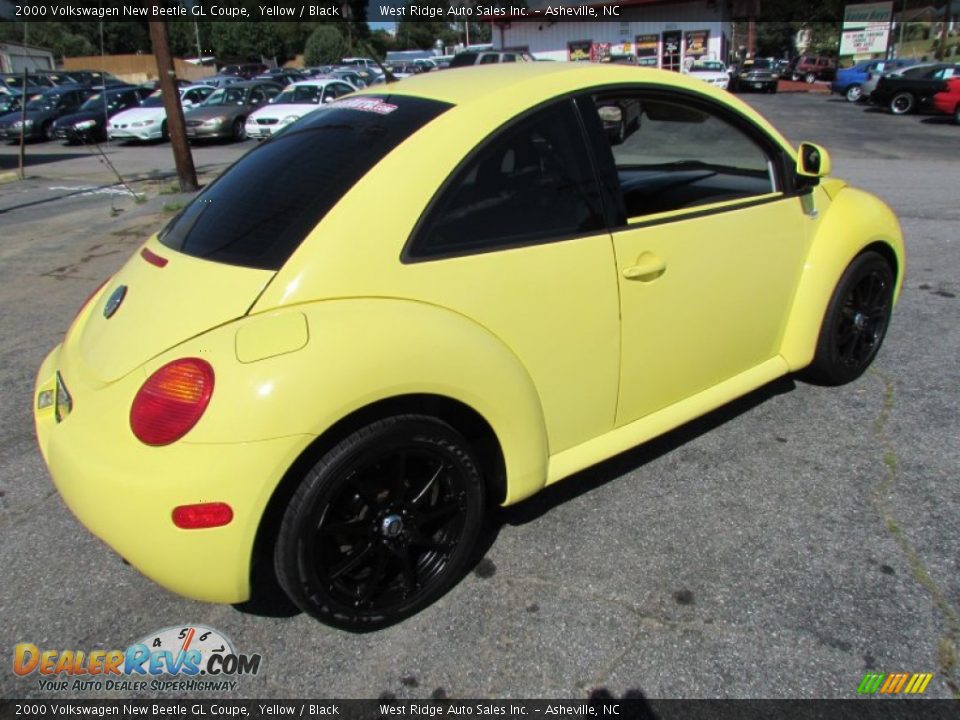 2000 Volkswagen New Beetle GL Coupe Yellow / Black Photo #4