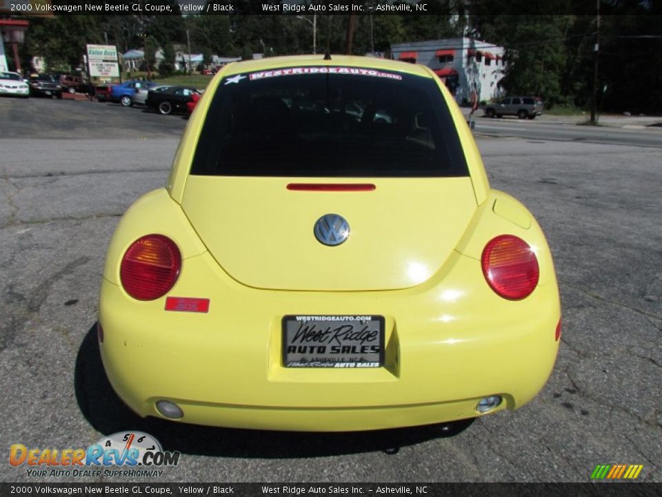 2000 Volkswagen New Beetle GL Coupe Yellow / Black Photo #6