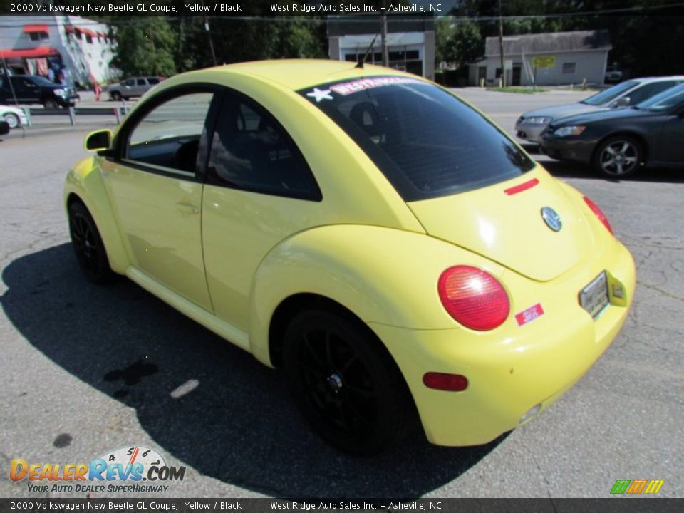 2000 Volkswagen New Beetle GL Coupe Yellow / Black Photo #7