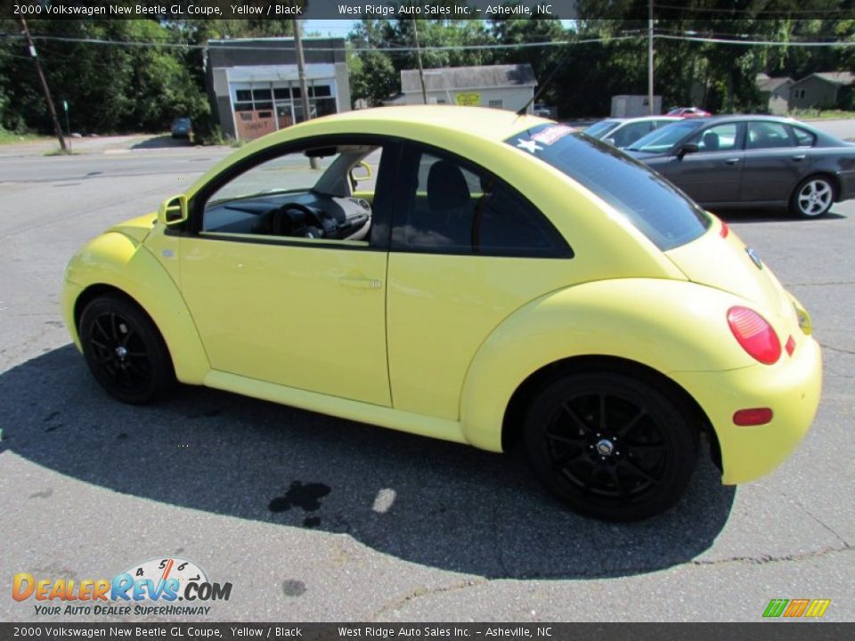 2000 Volkswagen New Beetle GL Coupe Yellow / Black Photo #8