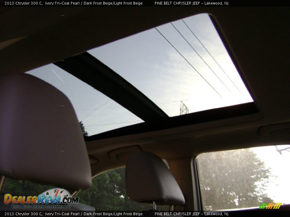 2013 Chrysler 300 C Ivory Tri-Coat Pearl / Dark Frost Beige/Light Frost Beige Photo #4